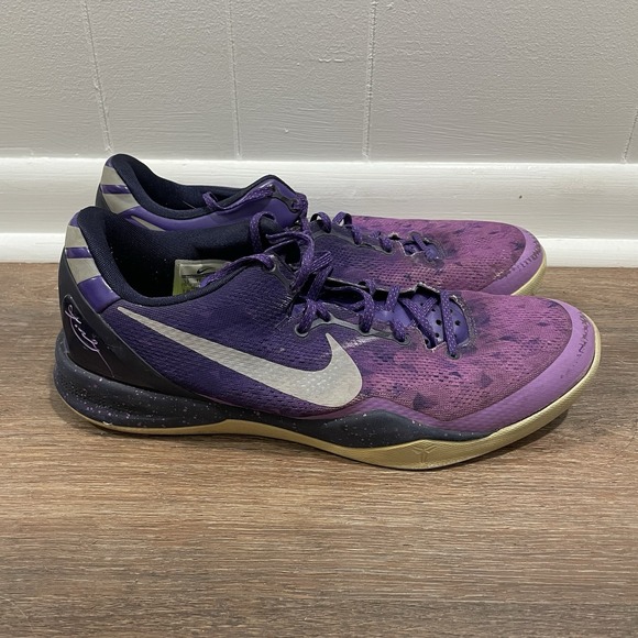 Athletic_Shoes